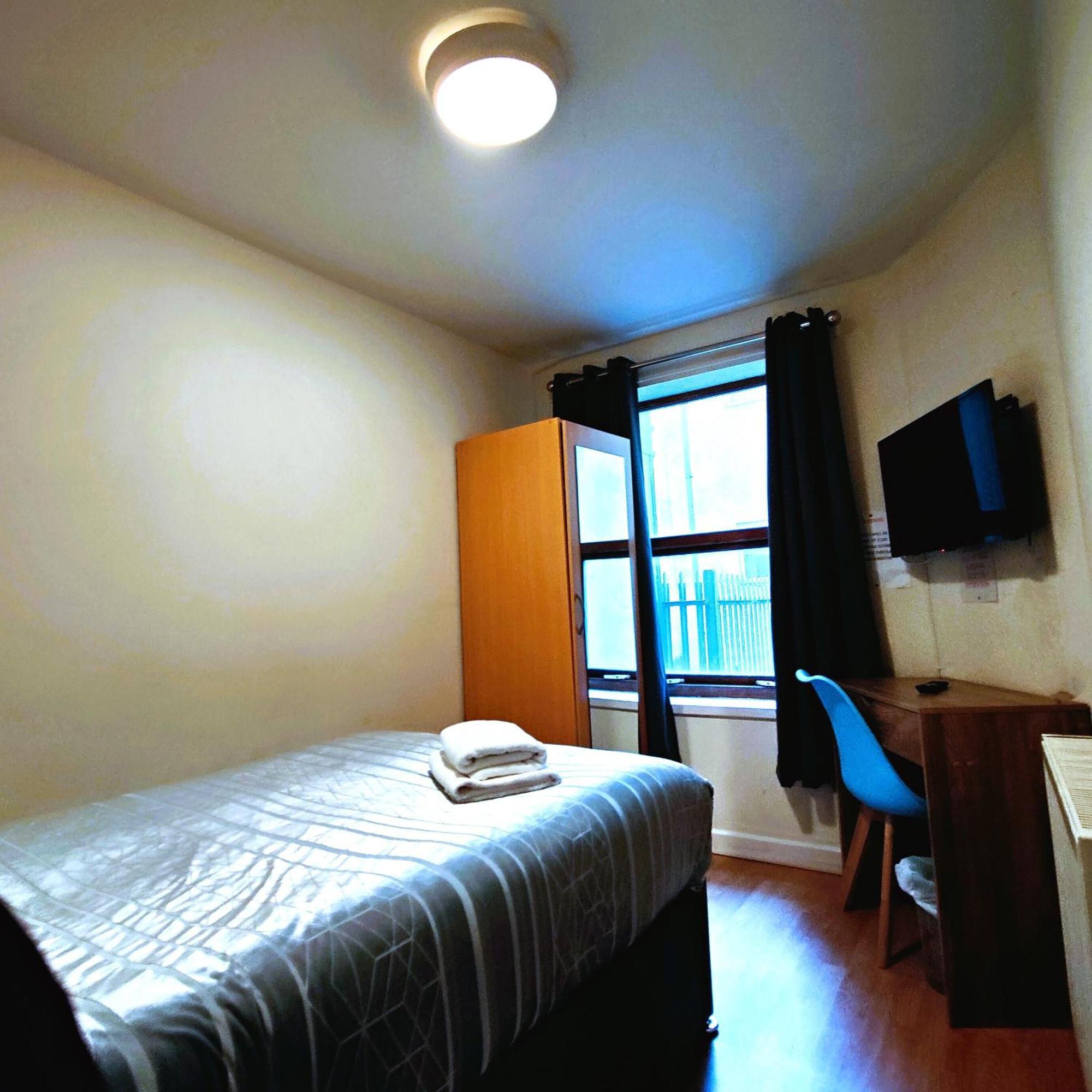 Liverpool City Centre Private Rooms Including Smart Tvs - With Shared Bathroom Eksteriør bilde