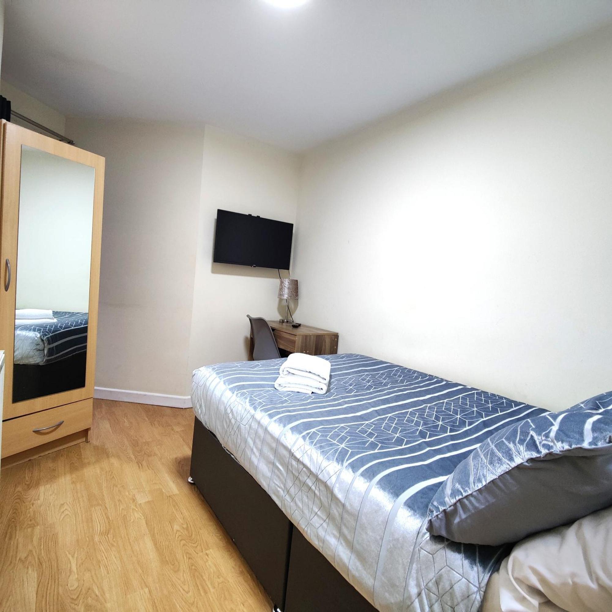 Liverpool City Centre Private Rooms Including Smart Tvs - With Shared Bathroom Eksteriør bilde