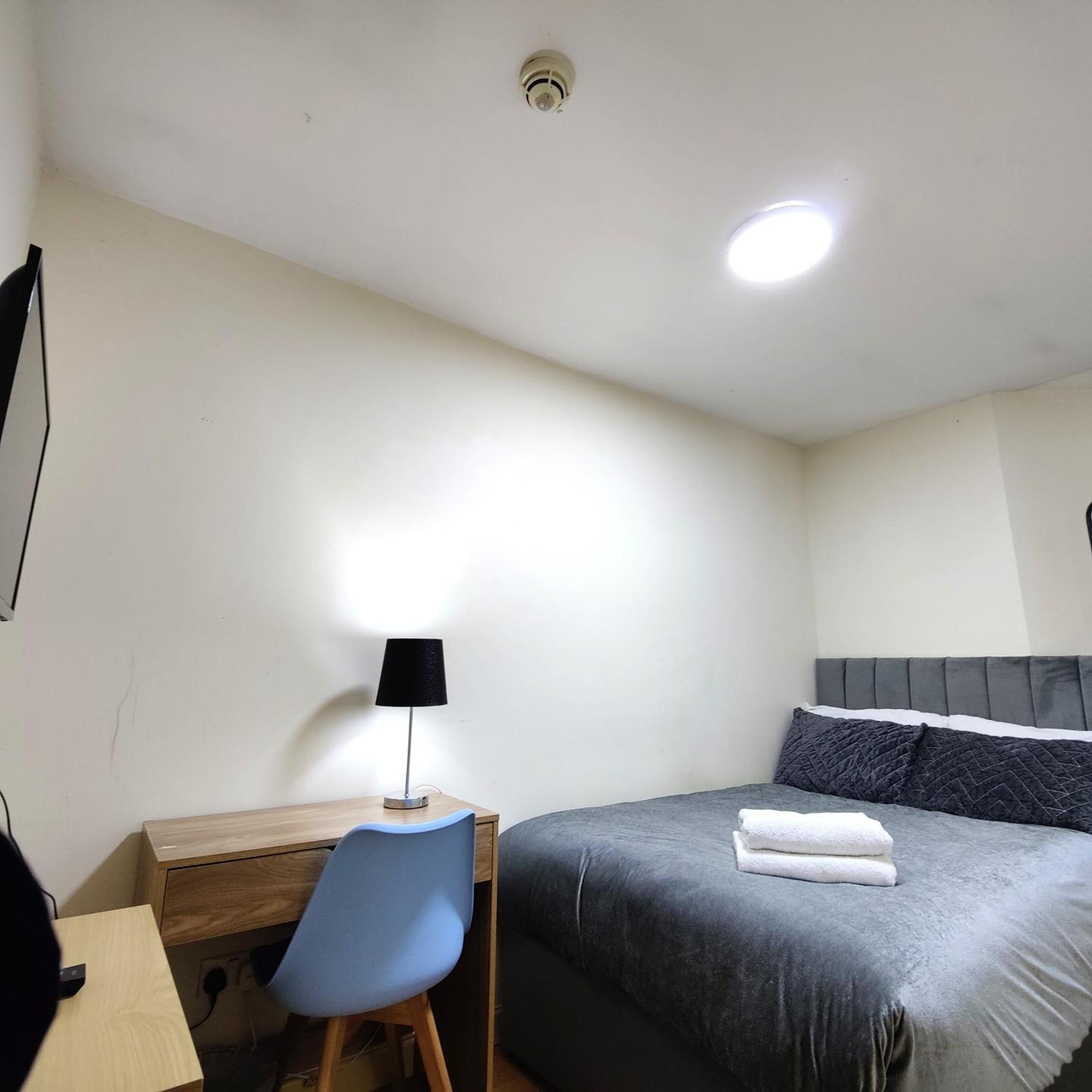 Liverpool City Centre Private Rooms Including Smart Tvs - With Shared Bathroom Eksteriør bilde