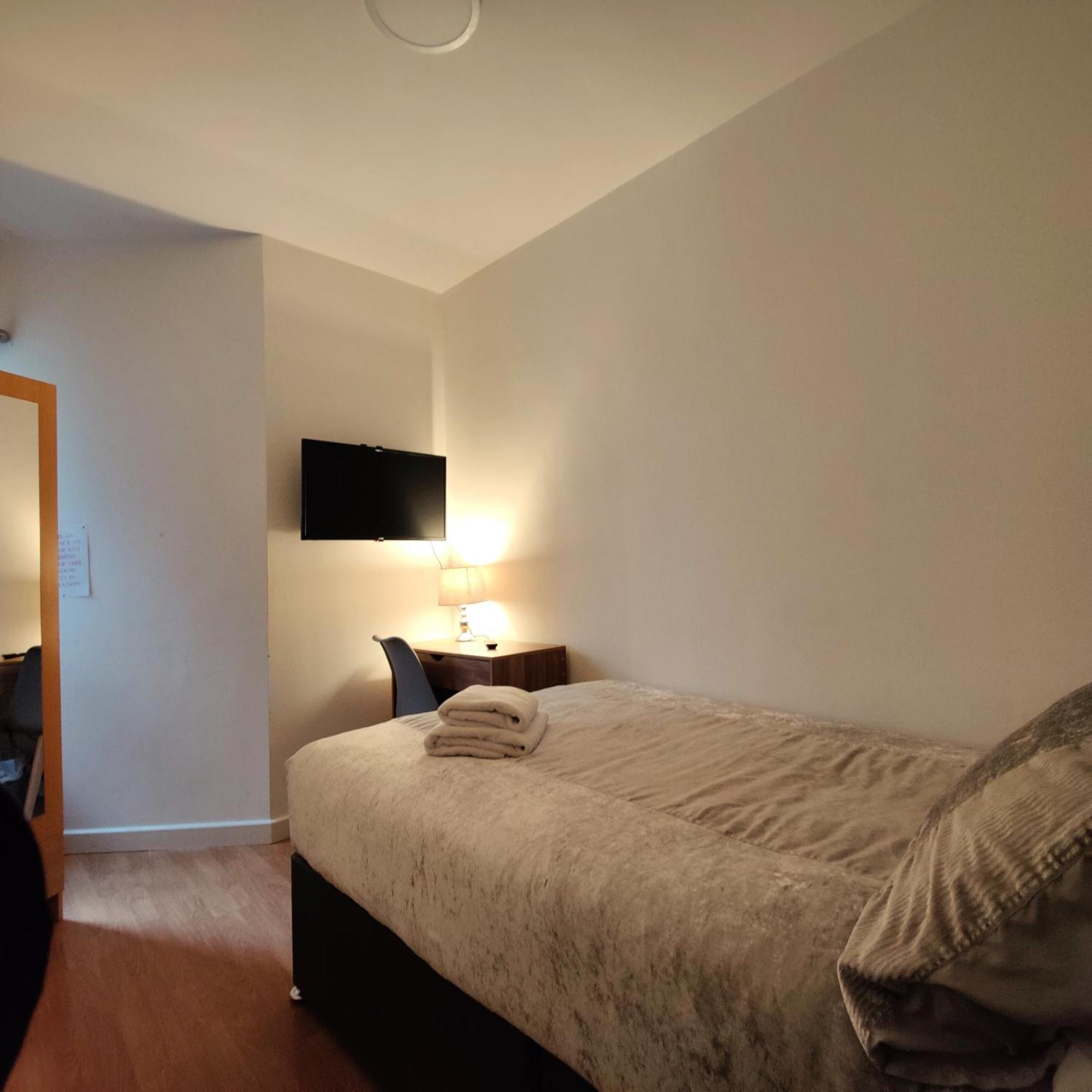 Liverpool City Centre Private Rooms Including Smart Tvs - With Shared Bathroom Eksteriør bilde